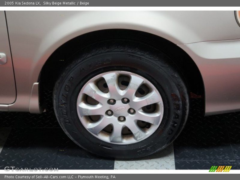 Silky Beige Metallic / Beige 2005 Kia Sedona LX