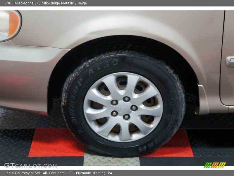 Silky Beige Metallic / Beige 2005 Kia Sedona LX