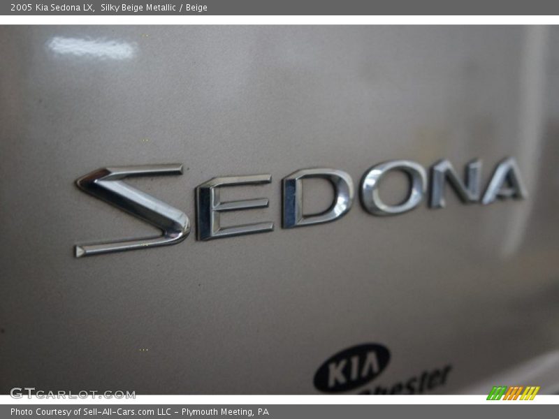 Silky Beige Metallic / Beige 2005 Kia Sedona LX