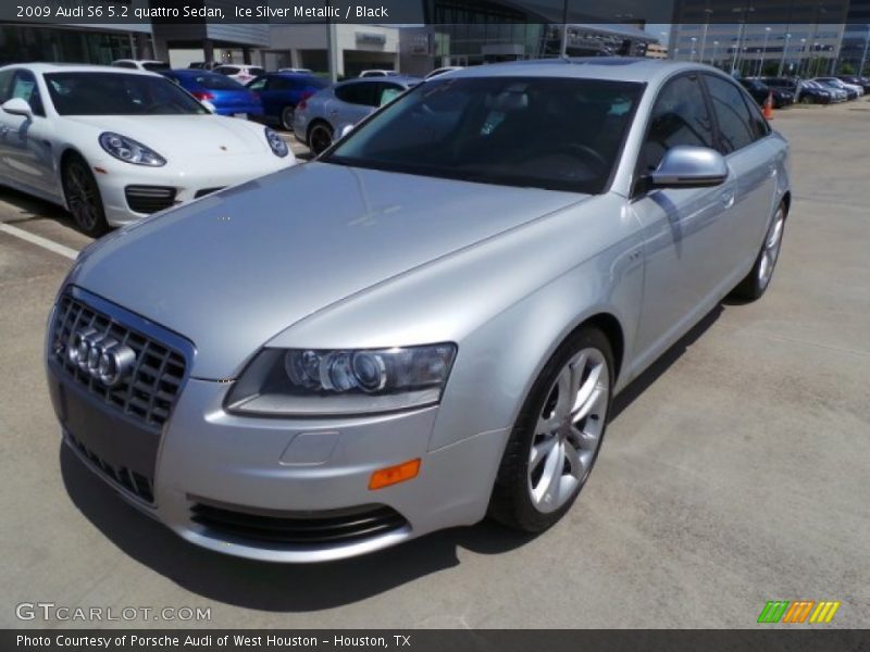 Front 3/4 View of 2009 S6 5.2 quattro Sedan