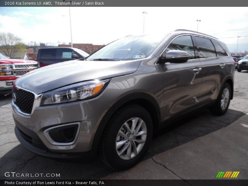 Titanium Silver / Satin Black 2016 Kia Sorento LX AWD