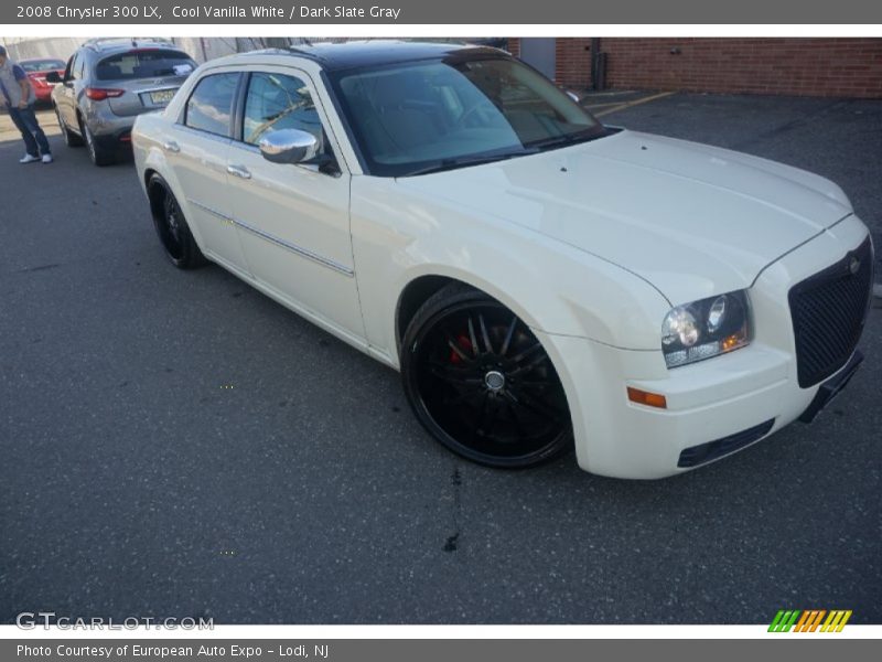 Cool Vanilla White / Dark Slate Gray 2008 Chrysler 300 LX