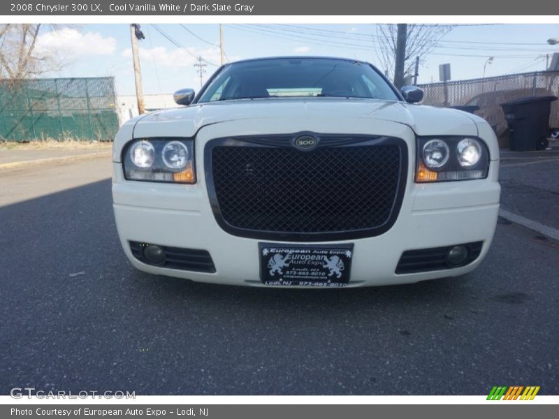Cool Vanilla White / Dark Slate Gray 2008 Chrysler 300 LX