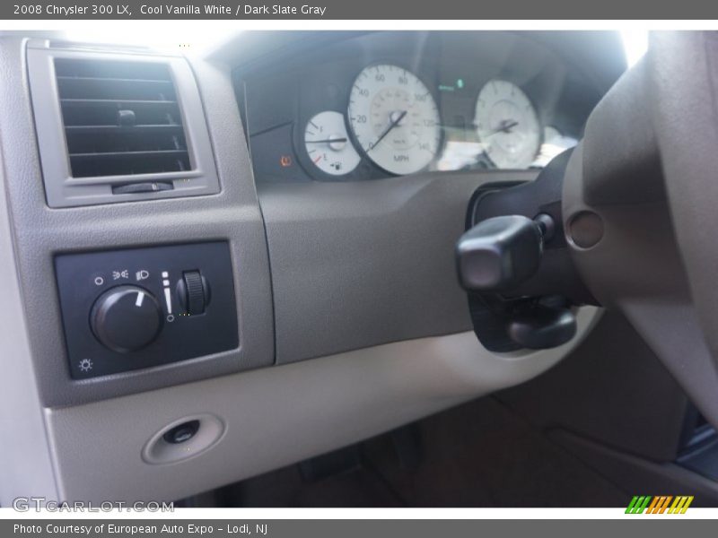 Cool Vanilla White / Dark Slate Gray 2008 Chrysler 300 LX