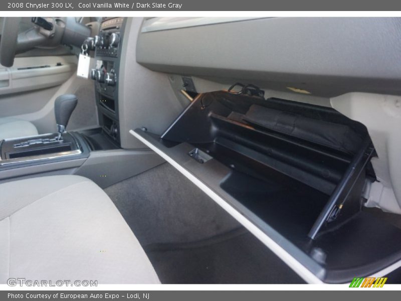 Cool Vanilla White / Dark Slate Gray 2008 Chrysler 300 LX