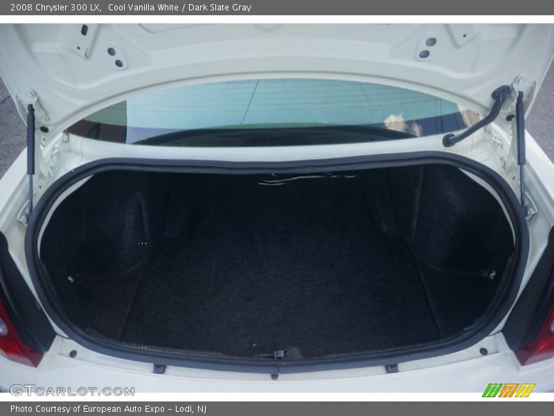 Cool Vanilla White / Dark Slate Gray 2008 Chrysler 300 LX