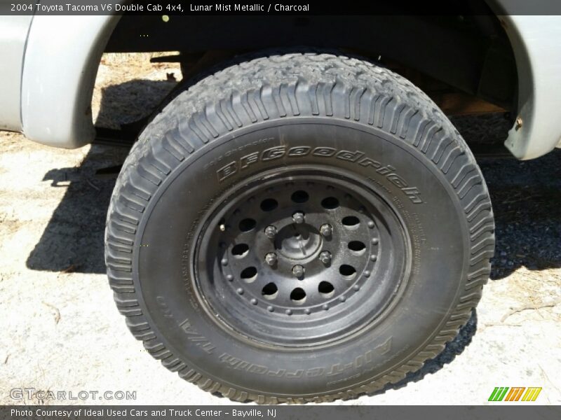Lunar Mist Metallic / Charcoal 2004 Toyota Tacoma V6 Double Cab 4x4