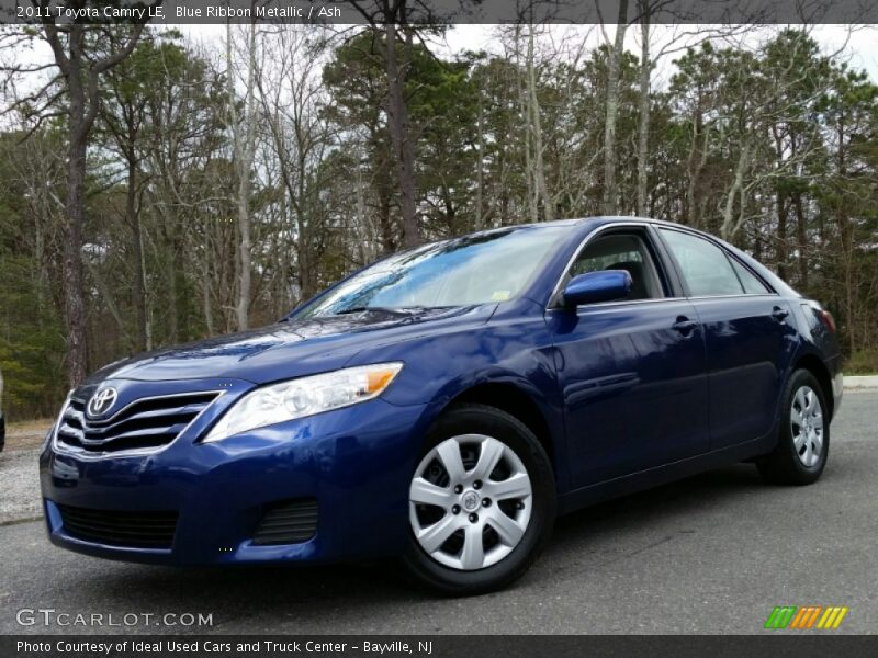 Front 3/4 View of 2011 Camry LE
