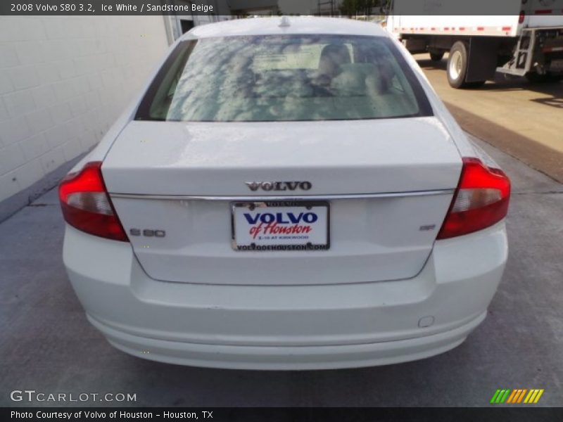 Ice White / Sandstone Beige 2008 Volvo S80 3.2