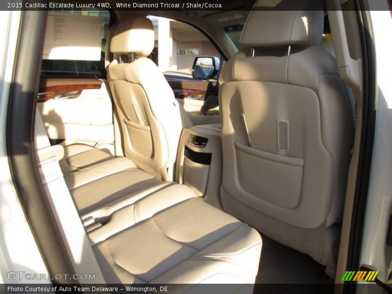White Diamond Tricoat / Shale/Cocoa 2015 Cadillac Escalade Luxury 4WD