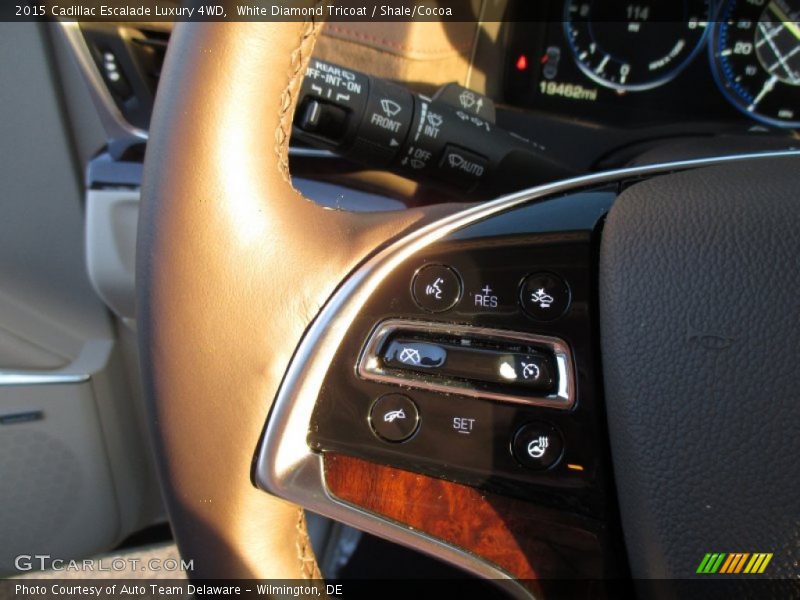 White Diamond Tricoat / Shale/Cocoa 2015 Cadillac Escalade Luxury 4WD