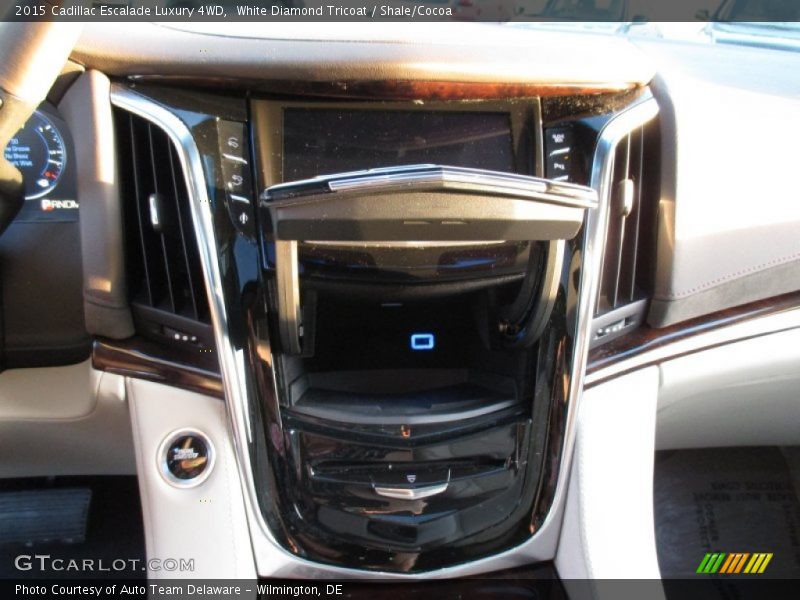 White Diamond Tricoat / Shale/Cocoa 2015 Cadillac Escalade Luxury 4WD
