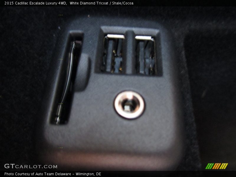 White Diamond Tricoat / Shale/Cocoa 2015 Cadillac Escalade Luxury 4WD