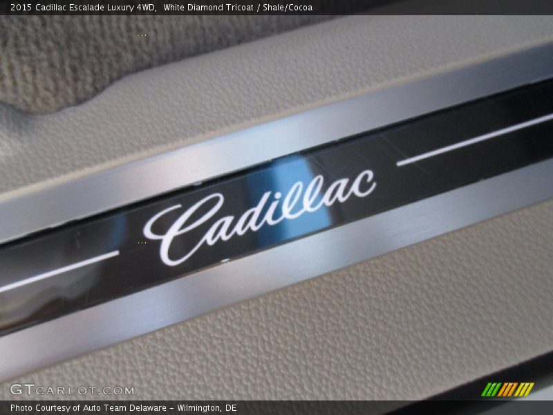 White Diamond Tricoat / Shale/Cocoa 2015 Cadillac Escalade Luxury 4WD