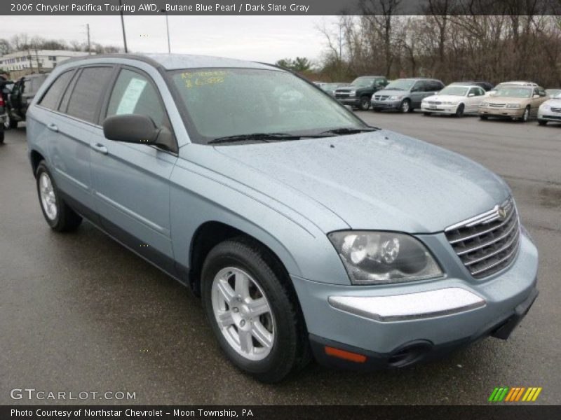 Front 3/4 View of 2006 Pacifica Touring AWD