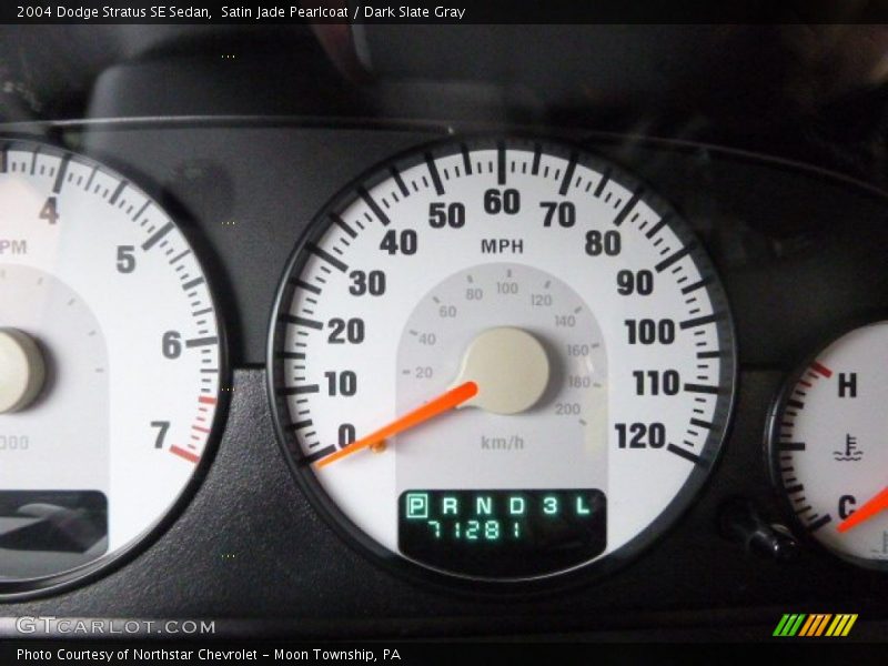 Satin Jade Pearlcoat / Dark Slate Gray 2004 Dodge Stratus SE Sedan