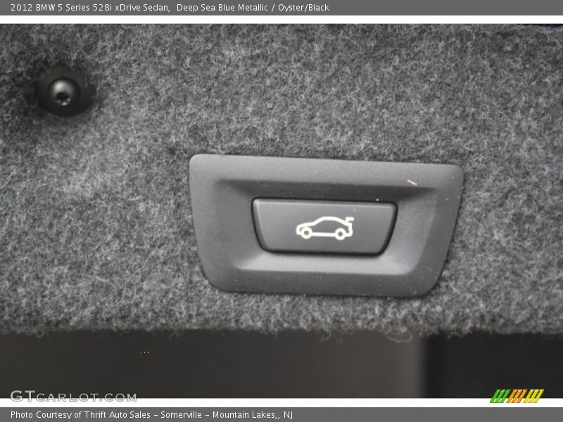 Deep Sea Blue Metallic / Oyster/Black 2012 BMW 5 Series 528i xDrive Sedan