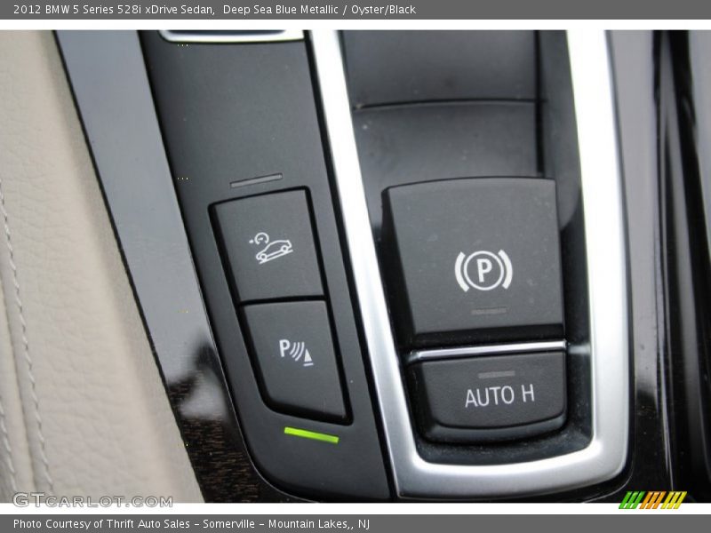 Deep Sea Blue Metallic / Oyster/Black 2012 BMW 5 Series 528i xDrive Sedan