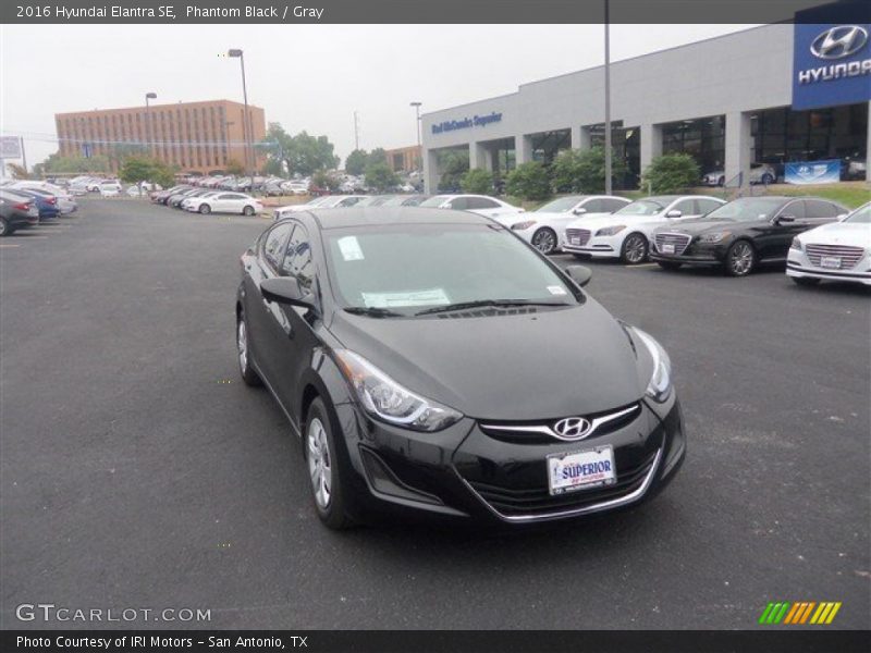 Phantom Black / Gray 2016 Hyundai Elantra SE