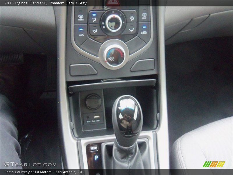 Phantom Black / Gray 2016 Hyundai Elantra SE