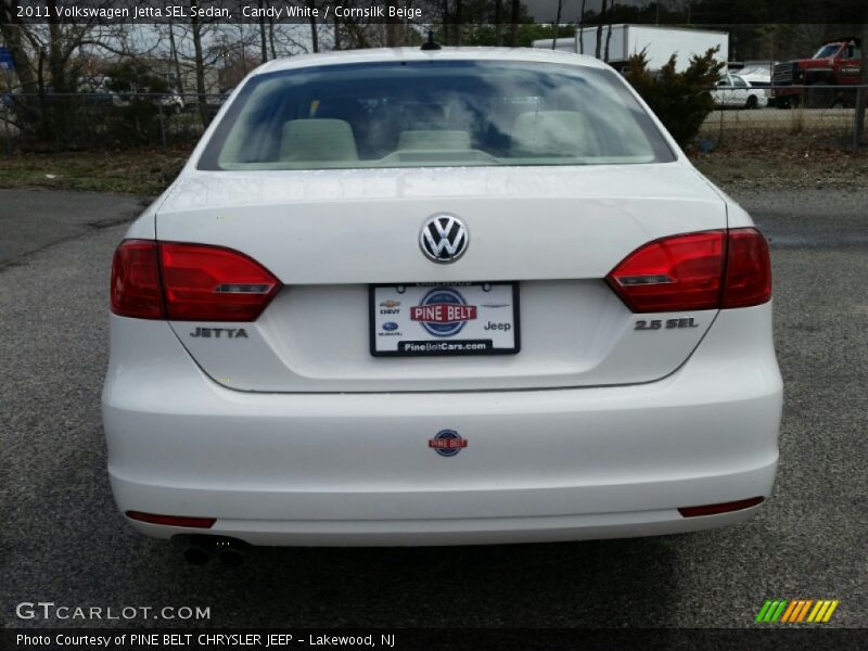 Candy White / Cornsilk Beige 2011 Volkswagen Jetta SEL Sedan