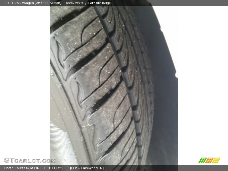 Candy White / Cornsilk Beige 2011 Volkswagen Jetta SEL Sedan