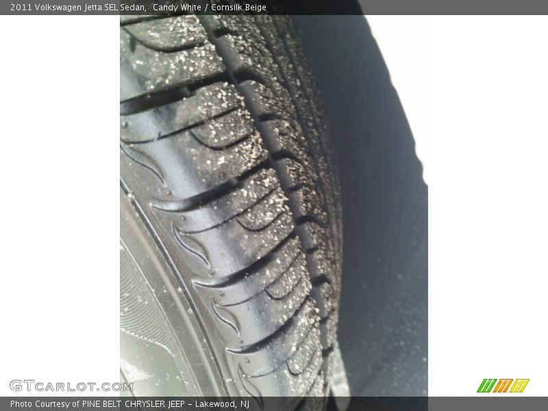 Candy White / Cornsilk Beige 2011 Volkswagen Jetta SEL Sedan
