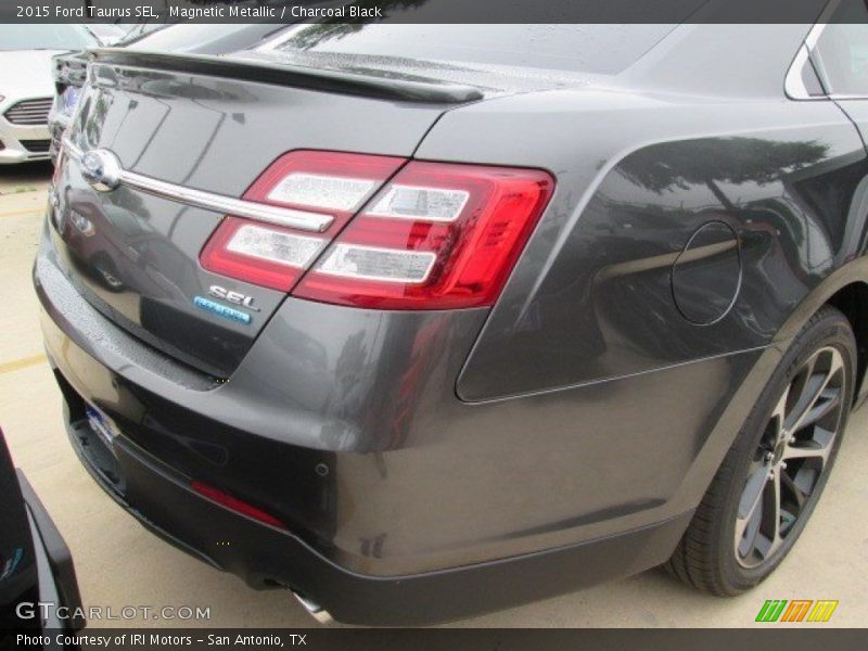 Magnetic Metallic / Charcoal Black 2015 Ford Taurus SEL