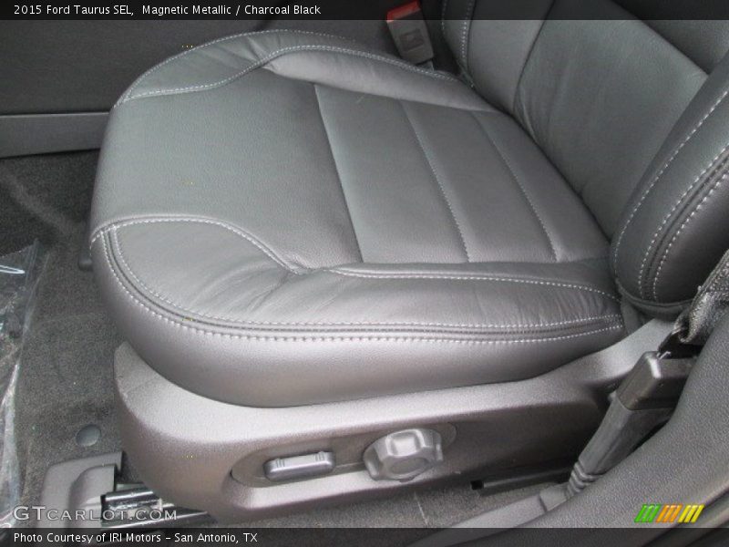 Magnetic Metallic / Charcoal Black 2015 Ford Taurus SEL