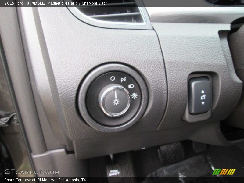 Magnetic Metallic / Charcoal Black 2015 Ford Taurus SEL