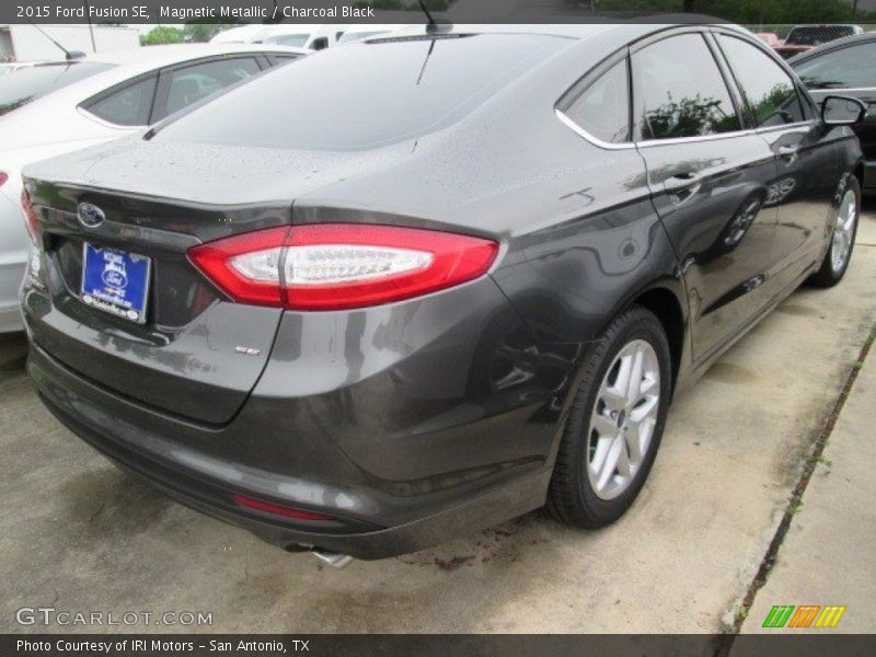 Magnetic Metallic / Charcoal Black 2015 Ford Fusion SE