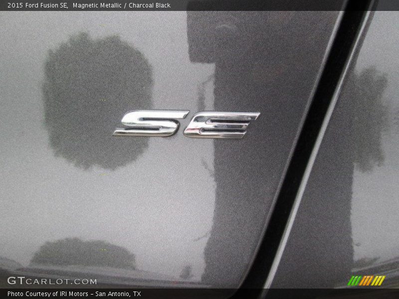 Magnetic Metallic / Charcoal Black 2015 Ford Fusion SE