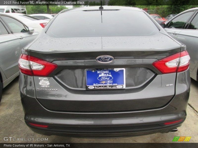 Magnetic Metallic / Charcoal Black 2015 Ford Fusion SE
