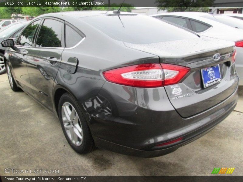 Magnetic Metallic / Charcoal Black 2015 Ford Fusion SE