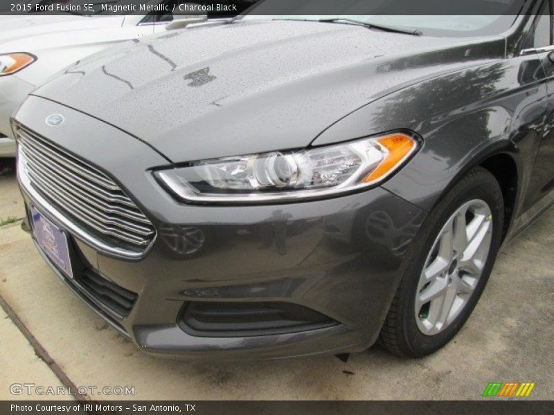 Magnetic Metallic / Charcoal Black 2015 Ford Fusion SE
