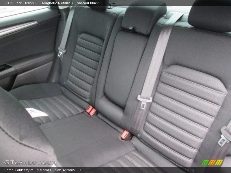 Magnetic Metallic / Charcoal Black 2015 Ford Fusion SE