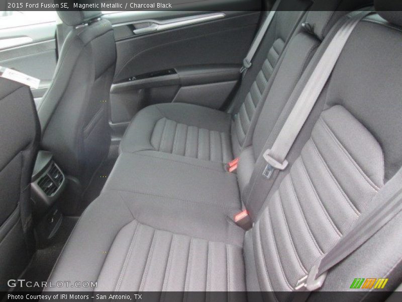 Magnetic Metallic / Charcoal Black 2015 Ford Fusion SE