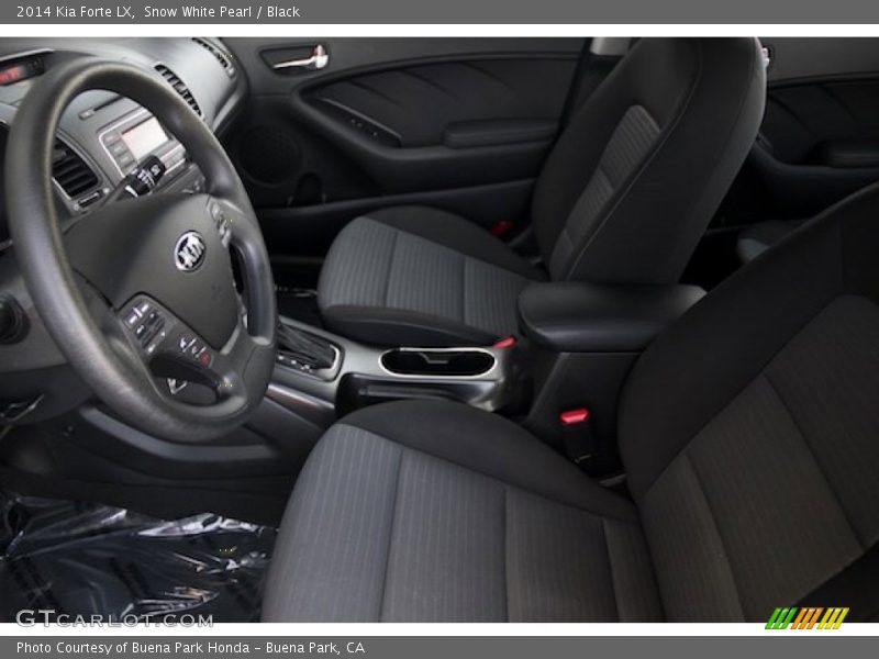 Snow White Pearl / Black 2014 Kia Forte LX
