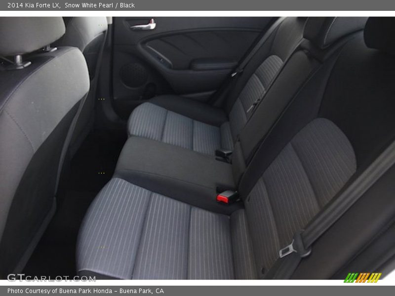 Snow White Pearl / Black 2014 Kia Forte LX