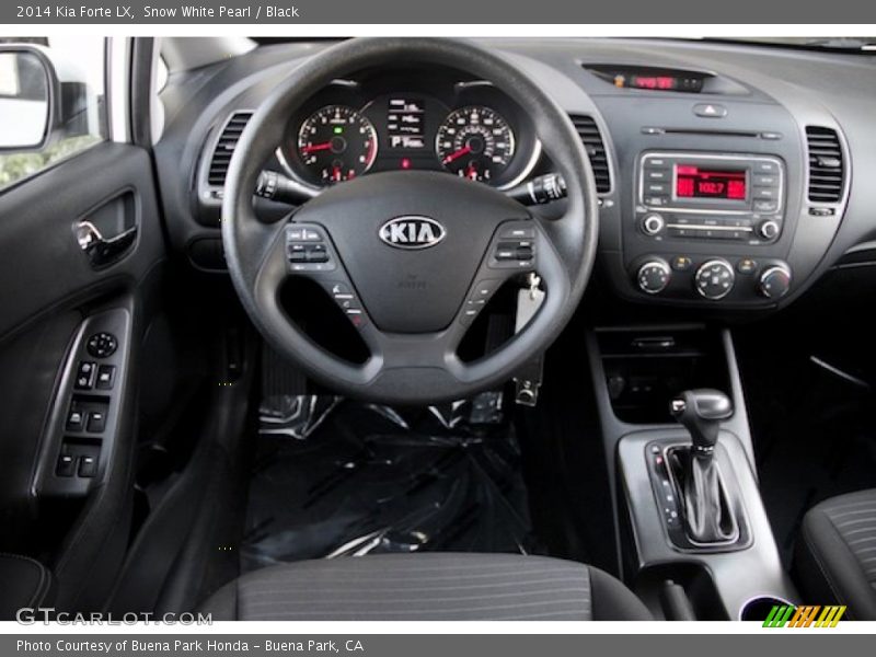 Snow White Pearl / Black 2014 Kia Forte LX