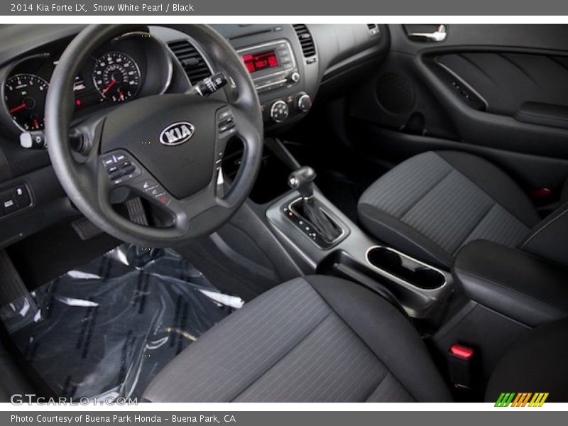 Snow White Pearl / Black 2014 Kia Forte LX
