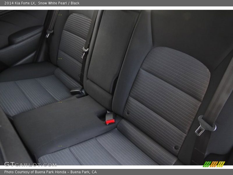 Snow White Pearl / Black 2014 Kia Forte LX