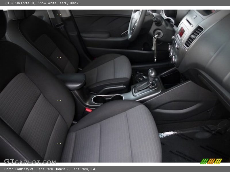 Snow White Pearl / Black 2014 Kia Forte LX