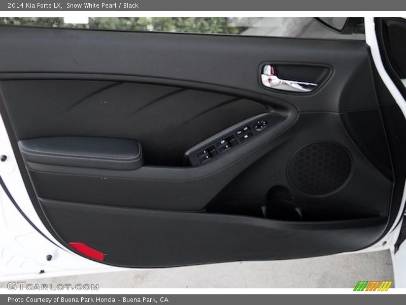 Snow White Pearl / Black 2014 Kia Forte LX