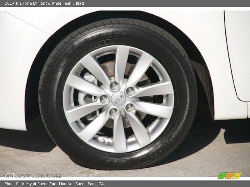 Snow White Pearl / Black 2014 Kia Forte LX