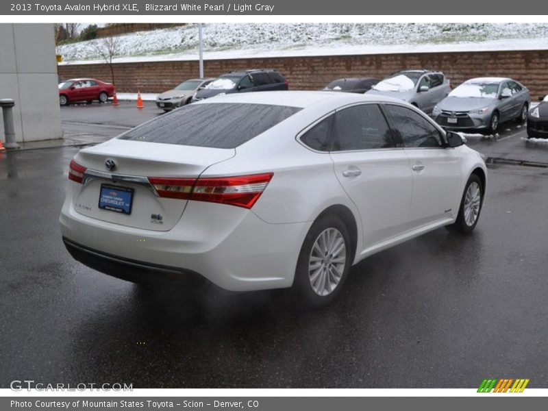 Blizzard White Pearl / Light Gray 2013 Toyota Avalon Hybrid XLE