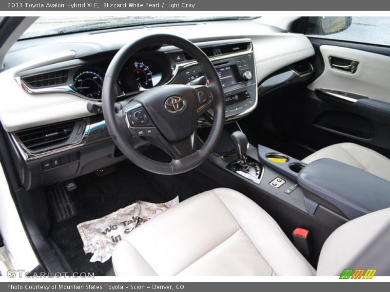 Blizzard White Pearl / Light Gray 2013 Toyota Avalon Hybrid XLE