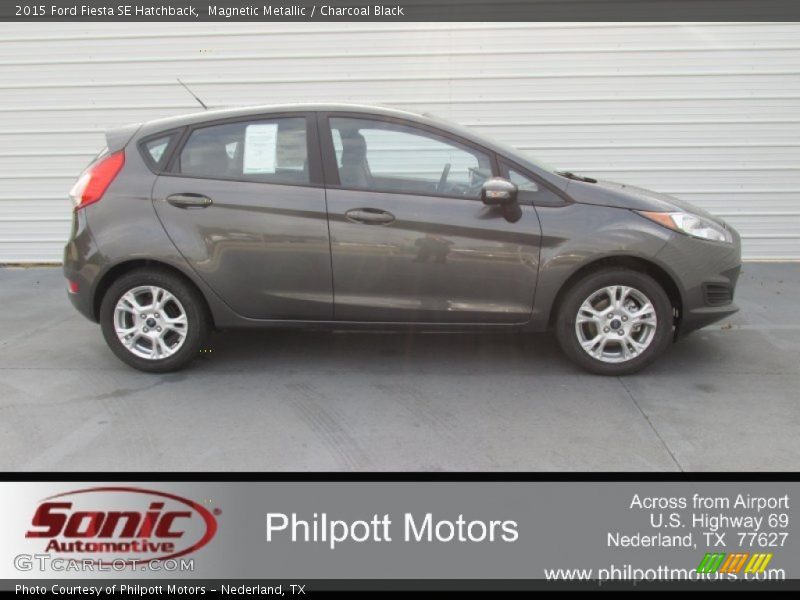 Magnetic Metallic / Charcoal Black 2015 Ford Fiesta SE Hatchback