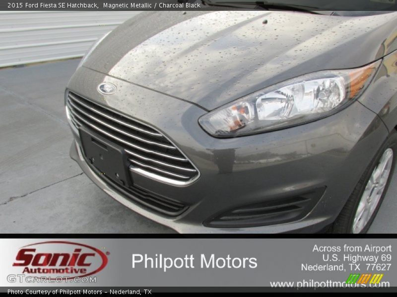 Magnetic Metallic / Charcoal Black 2015 Ford Fiesta SE Hatchback