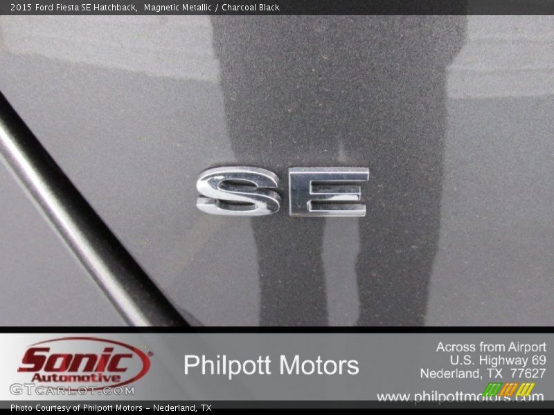 Magnetic Metallic / Charcoal Black 2015 Ford Fiesta SE Hatchback